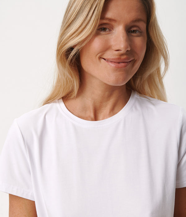 Bambus Pakke - T-shirt & Maxi Trusser & Strømper - Hvid